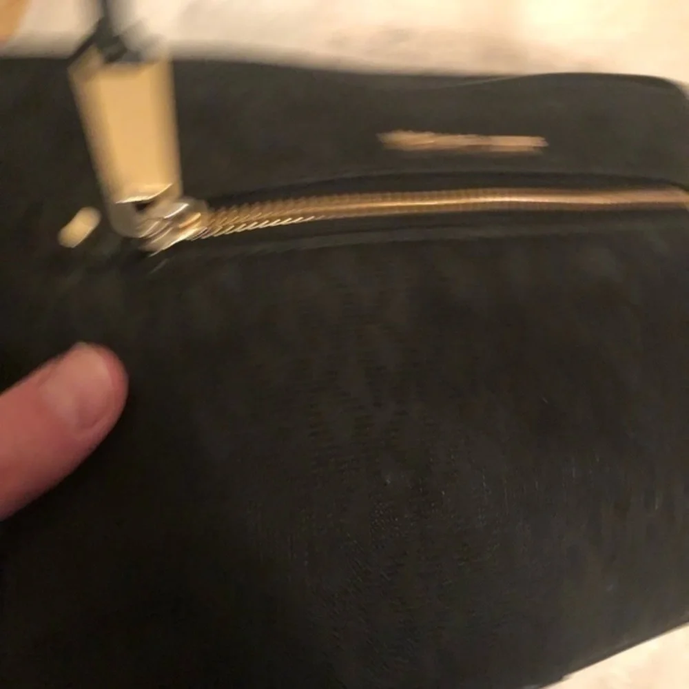 Michael kors signature mk messenger crossbody bag